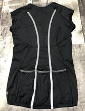 Load image into Gallery viewer, lululemon black bike shirt - Hers size approx S
