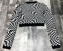 Load image into Gallery viewer, Garage black/white crop long sleeve - Hers size XS
