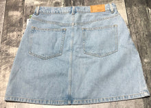 Load image into Gallery viewer, Frank and Oak light blue denim skirt - Hers size L
