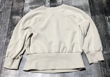 Load image into Gallery viewer, lululemon cream crop half sleeve sweater - Hers size 4
