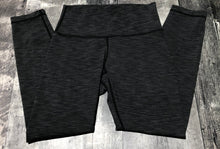 Load image into Gallery viewer, lululemon dark grey leggings - Hers size 6
