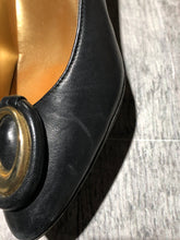 Load image into Gallery viewer, Arnold Churgin black/gold heel - Hers size 5.5
