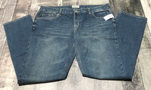 Load image into Gallery viewer, Aeropostale mid rise crop slim jeans - Hers size 13
