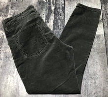 Load image into Gallery viewer, AG green high rise skinny pants - Hers size 31
