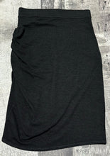 Load image into Gallery viewer, Wilfred Free black skirt - Hers size  XS
