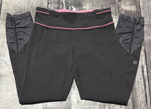 Load image into Gallery viewer, lululemon grey/pink cropped leggings - Hers size 4
