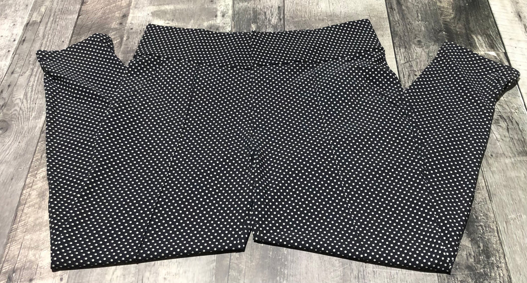 lululemon black/white mid rise trousers - Hers size 10