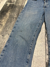 Load image into Gallery viewer, Zara blue high rise cropped jeans - Hers size 2
