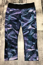 Load image into Gallery viewer, lululemon black/purple crop leggings - Hers size 6
