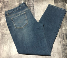 Load image into Gallery viewer, Aeropostale mid rise crop slim jeans - Hers size 13
