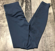 Load image into Gallery viewer, lululemon blue high rise leggings - Hers size 4
