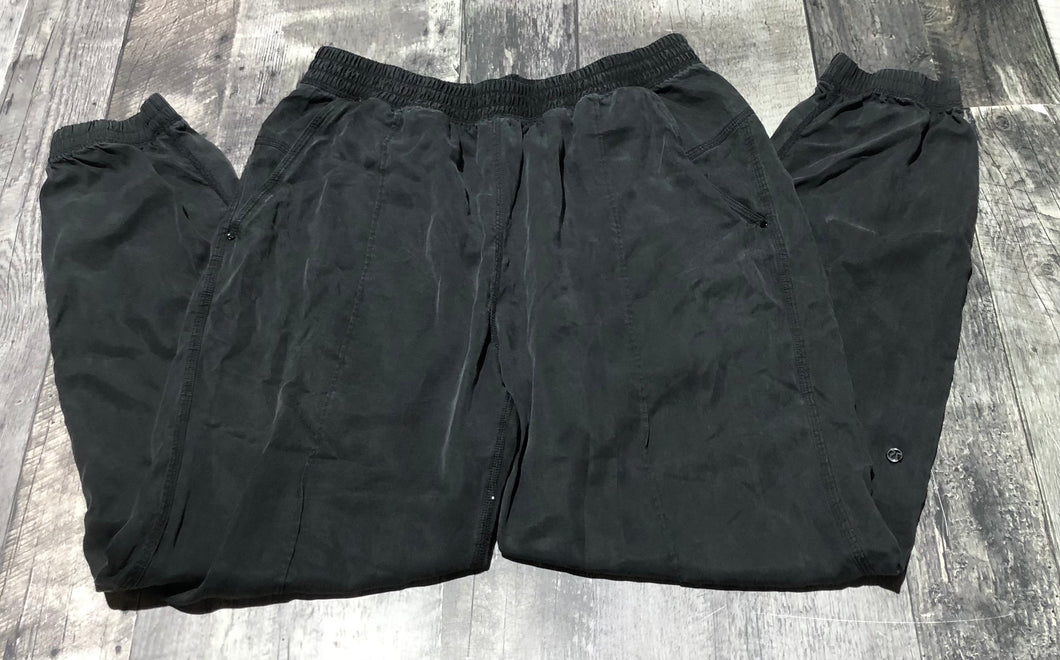 lululemon black loose jogger pants - Hers size 8