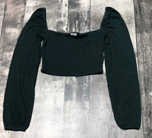 Load image into Gallery viewer, Sunday Best dark green crop long sleeve - Hers size XXS

