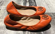 Load image into Gallery viewer, Tory Burch orange flats - Hers size 7.5
