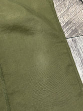 Load image into Gallery viewer, lululemon green mid rise pants - Hers size approx S
