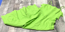 Load image into Gallery viewer, Wayf bright green dress - Hers size M
