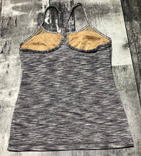 Load image into Gallery viewer, lululemon grey tank top - Hers size 6
