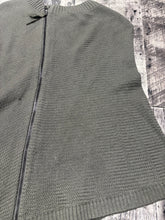 Load image into Gallery viewer, lululemon grey poncho - Hers size approx S
