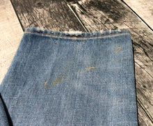 Load image into Gallery viewer, Madewell blue high rise dad jeans - Hers size 23
