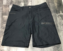 Load image into Gallery viewer, lululemon black shorts - His size 36
