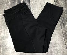 Load image into Gallery viewer, lululemon black capri leggings - Hers size 8
