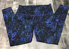 Load image into Gallery viewer, lululemon black/blue mid rise leggings - Hers size approx M
