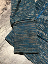 Load image into Gallery viewer, lululemon blue/grey light jacket - Hers size 6

