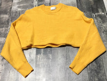 Load image into Gallery viewer, Wilfred Free yellow crop knit sweater - Hers size XS

