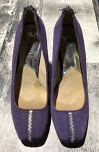 Load image into Gallery viewer, Michael Kors purple wedge heel - Hers size 9
