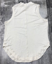 Load image into Gallery viewer, lululemon off white athletic tanks - Hers size approx S
