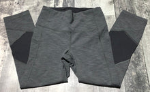 Load image into Gallery viewer, lululemon grey/black capri leggings - Hers size 4
