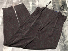 Load image into Gallery viewer, Kit and Ace burgundy/green jumpsuit - Hers size 8

