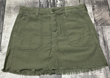 Load image into Gallery viewer, American Eagle green skirt - Hers size 4
