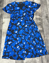 Load image into Gallery viewer, Banana Republic blue/black/white dress - Hers size XS
