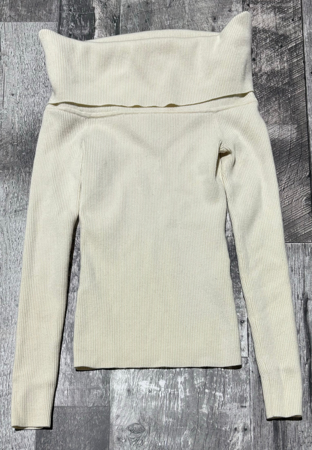 Wilfred cream knit long sleeve - Hers size XXS