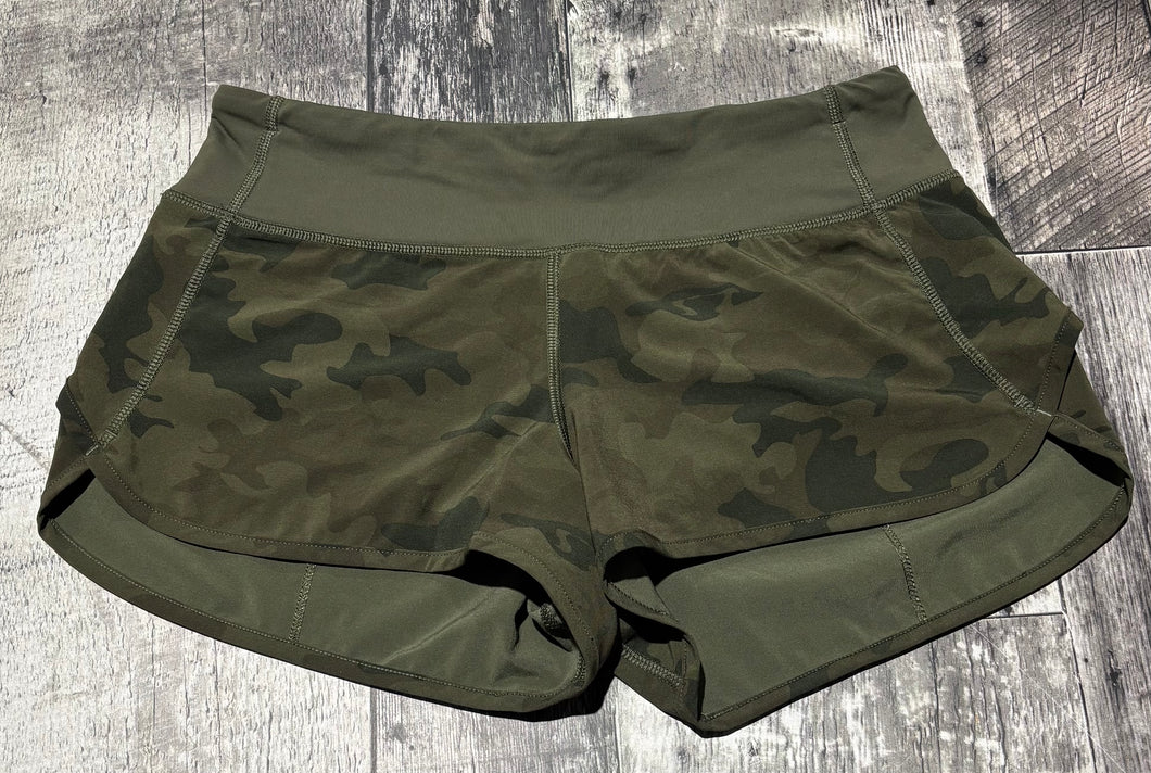 lululemon green camo shorts - Hers size 4