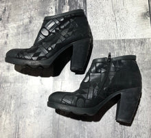 Load image into Gallery viewer, Fly London black bootie heels - Hers size 40
