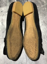 Load image into Gallery viewer, Michael black flats - Hers size 6.5
