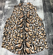 Load image into Gallery viewer, Babaton brown/black/cream tank top blouse - Hers size XS
