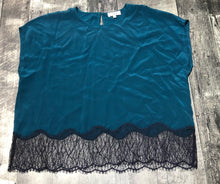 Load image into Gallery viewer, Wilfred blue/navy 100% silk blouse - Hers size XS
