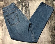 Load image into Gallery viewer, Levis blue high rise ribcage straight jeans - Hers size 25

