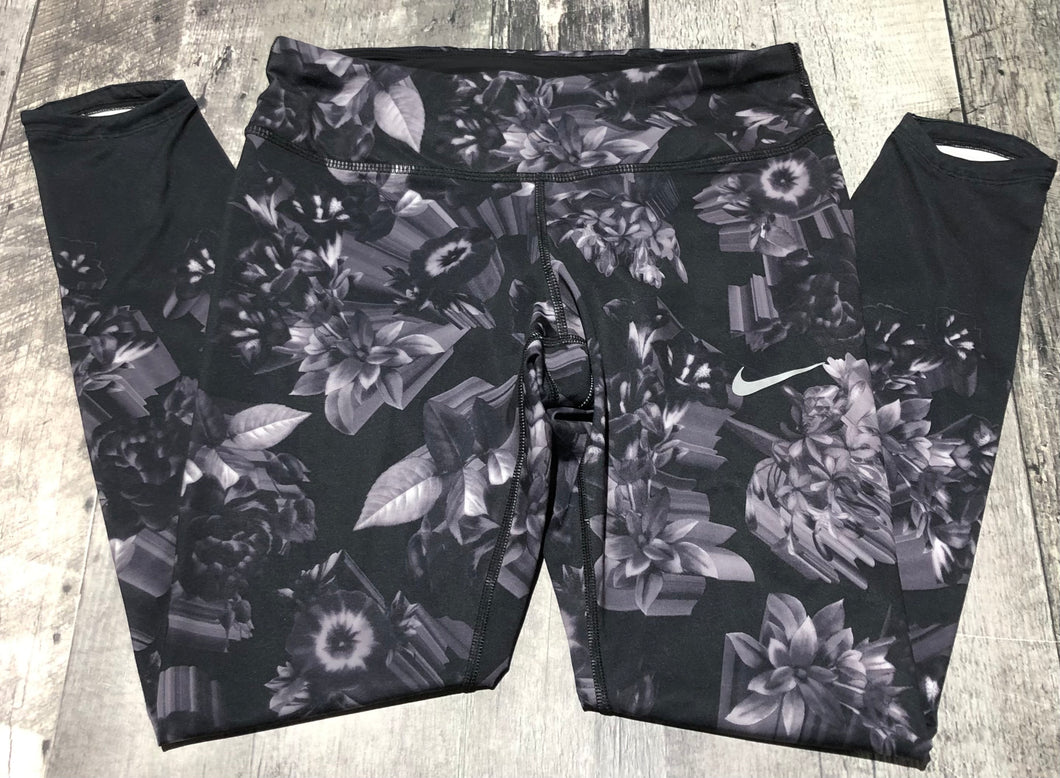 Nike black/purple cropped leggings - Hers size S