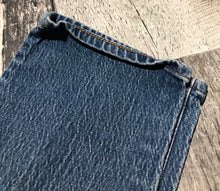 Load image into Gallery viewer, Madewell blue high rise straight leg jeans - Hers size 27
