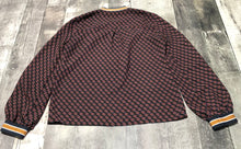 Load image into Gallery viewer, BCBG black/red half zip long sleeve shirt - Hers size XXS
