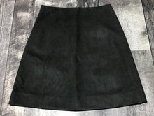 Load image into Gallery viewer, Babaton grey mini fake suede skirt - Hers size 4
