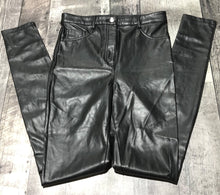 Load image into Gallery viewer, Wilfred Free black mid rise skinny leg pants - Hers size 4
