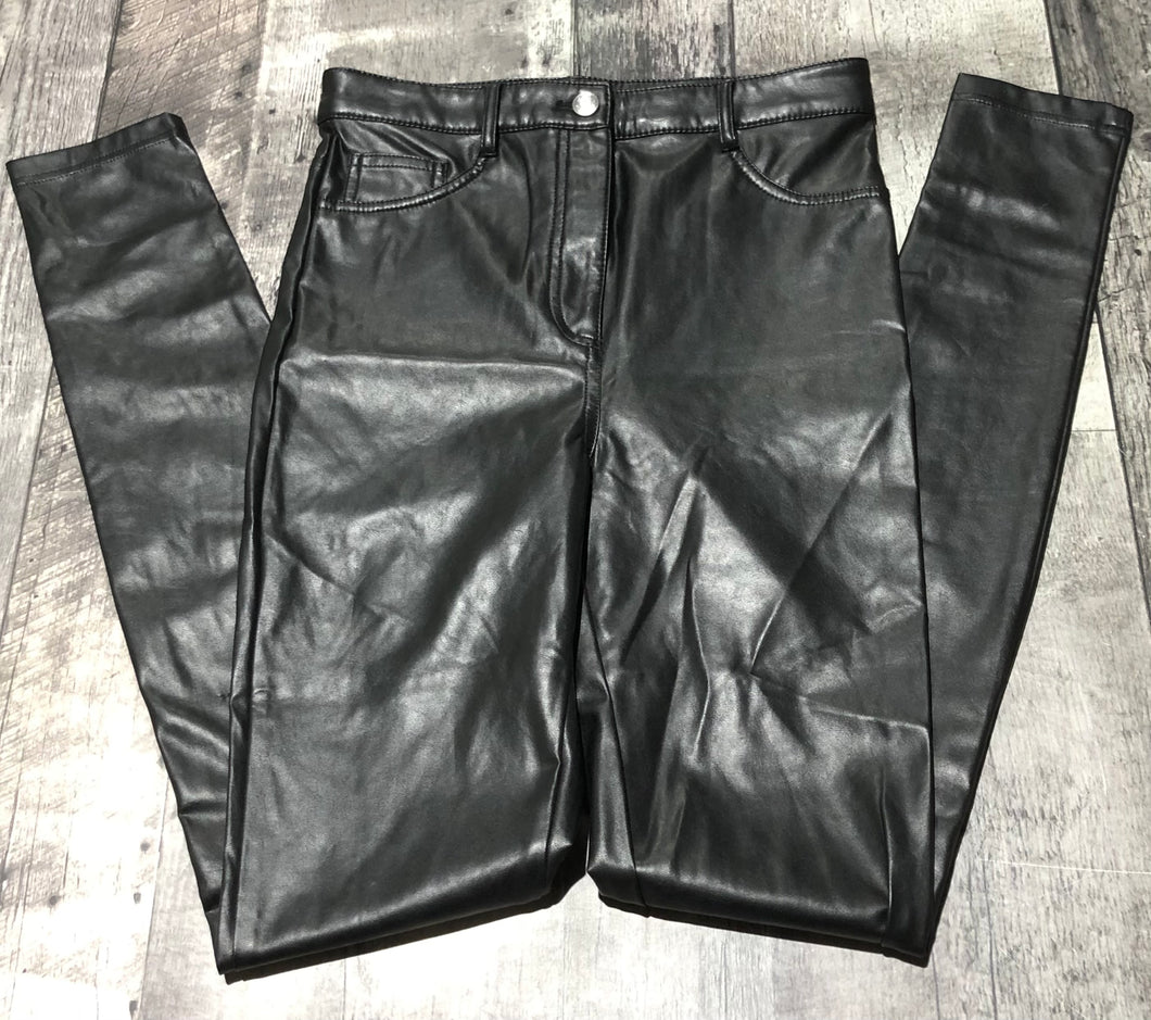 Wilfred Free black mid rise skinny leg pants - Hers size 4
