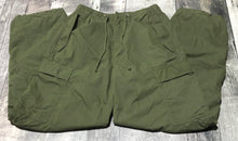 Load image into Gallery viewer, TNA green high rise baggy pants - Hers size S
