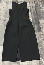 Load image into Gallery viewer, Banana Republic black dress - Hers size 00
