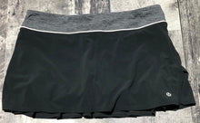 Load image into Gallery viewer, lululemon black/grey skort - Hers size 8
